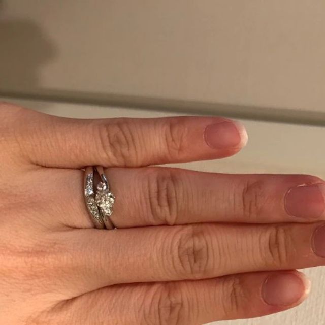 【ROYAL ASSCHER(ロイヤル・アッシャー)の口コミ】 エンゲージリング基準ではなく、まずマリッジリングを選び、マリッジリン…