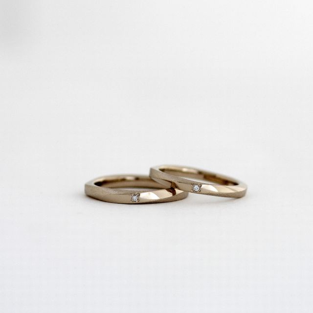 【atelier CraM(アトリエ クラム)の口コミ】 シンプルウェーブのひねりのマリッジリングが2人してピンッと来て即決でし…