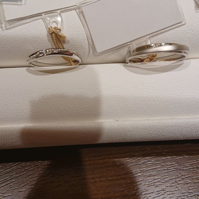 【ANGELRY INOKO(エンジェリーイノコ)の口コミ】 婚約指輪の種類が多く、１つ１つ目についたものを試着させて貰いました。
…