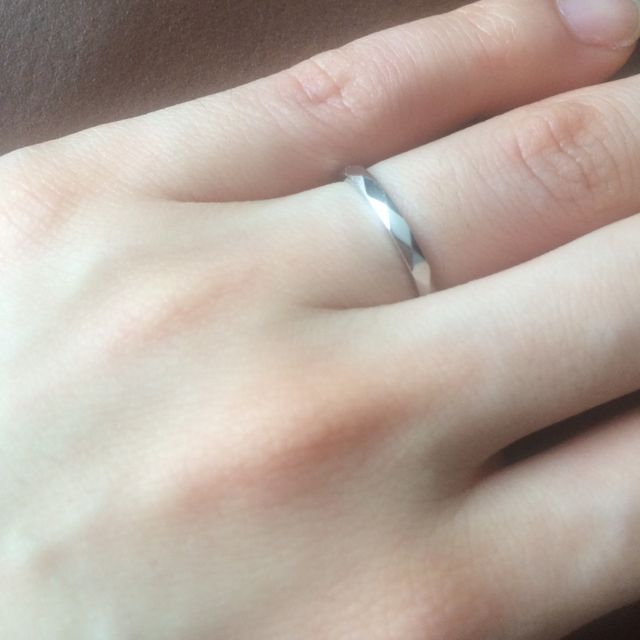 【ブシュロン(BOUCHERON)の口コミ】 シンプルなマリッジリングはいやだったので、少し個性的なデザインを探し…