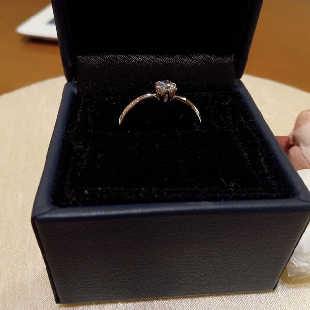 【TRECENTI(トレセンテ)の口コミ】 ・ダイヤモンドの大きさ(カラット数)
・洗練されたシンプルなデザイン
・…