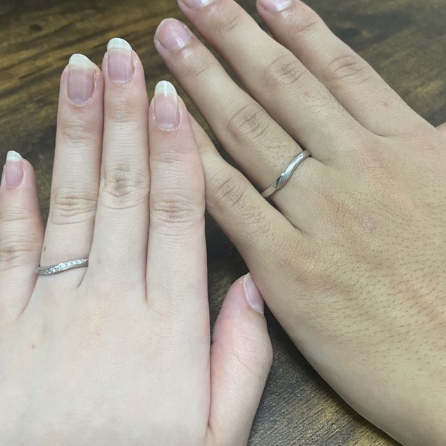 【アイプリモ(I-PRIMO)の口コミ】 マット加工を施したものとダイヤが並んで埋め込まれているデザインが気に…