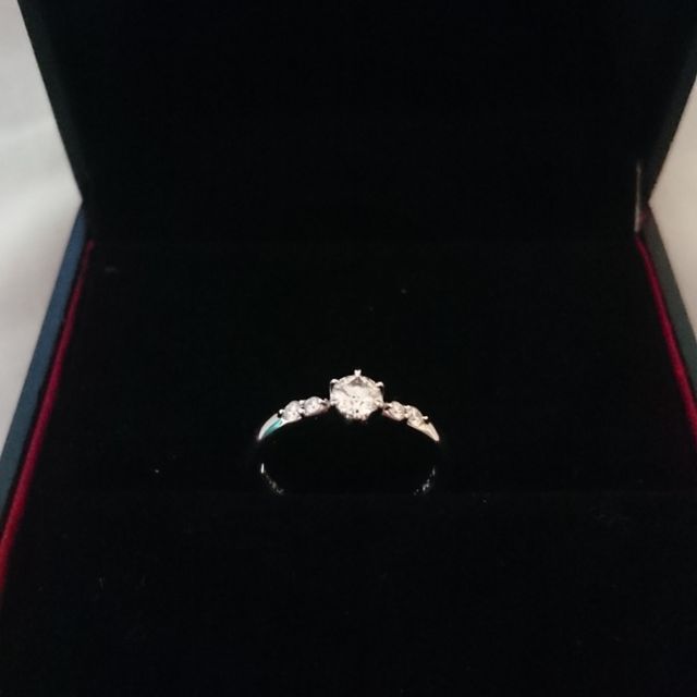 【ラザール ダイヤモンド(LAZARE DIAMOND)の口コミ】 以前に宝飾品の加工に関連する仕事をしていたことがあり、もともと品質に…