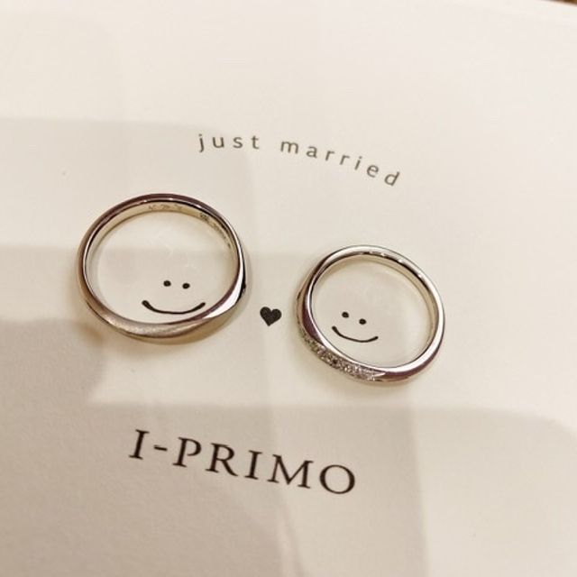 【アイプリモ(I-PRIMO)の口コミ】 婚約指輪のwaveラインに合うものの中から選びました。指が綺麗に見えるウ…