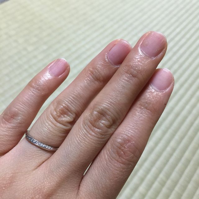 【4℃ BRIDAL(ヨンドシーブライダル)の口コミ】 キラキラしている指輪で華やかな指輪がよかったので、なかなか良いお値段…