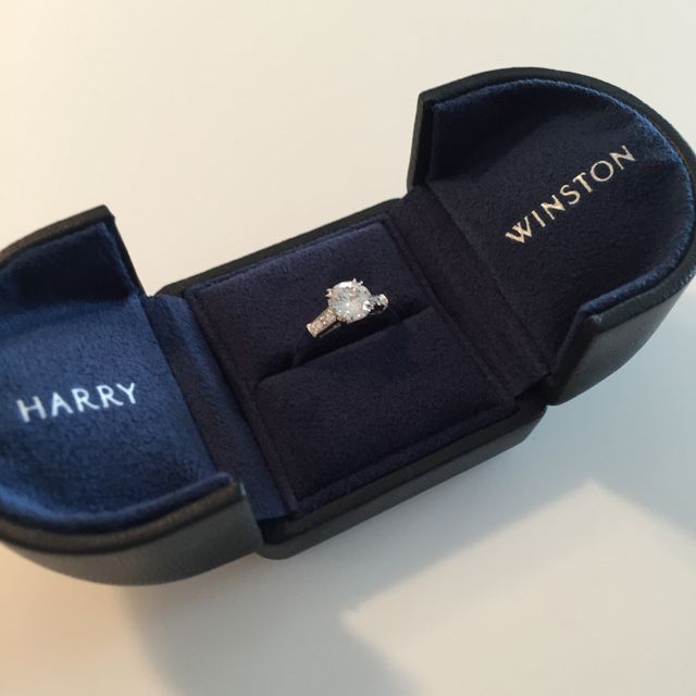 【ハリー・ウィンストン(Harry Winston)の口コミ】 婚約指輪はプロポーズの時に彼がすでに購入してくれていたので、自分で選…