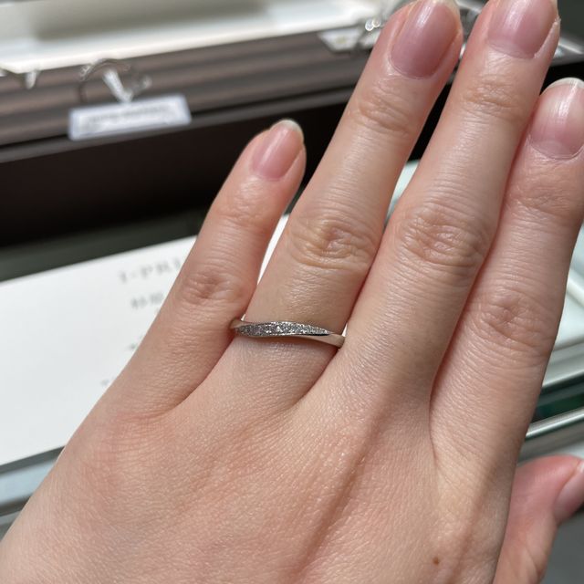 【アイプリモ(I-PRIMO)の口コミ】 メレダイヤにも質の高いダイヤモンドを使用しているとのことでしたのでダ…