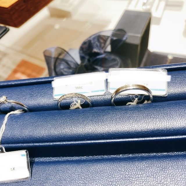 【銀座ダイヤモンドシライシの口コミ】 他の店舗もいくつか見ましたが、飽きのこないデザインで、何より着け心地…