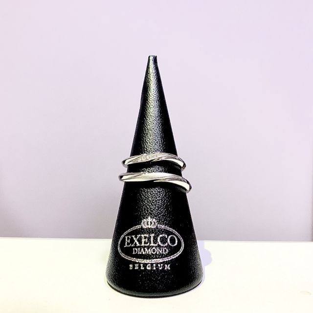 【エクセルコダイヤモンド(EXELCO DIAMOND)の口コミ】 歳をとっても貧相に見えないように太めの指輪にしました。シンプルさもあ…