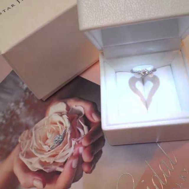 【STAR JEWELRY(スタージュエリー)の口コミ】 当時のカタログの表紙にもなっていた人気のデザインでした。ダイヤモンド…