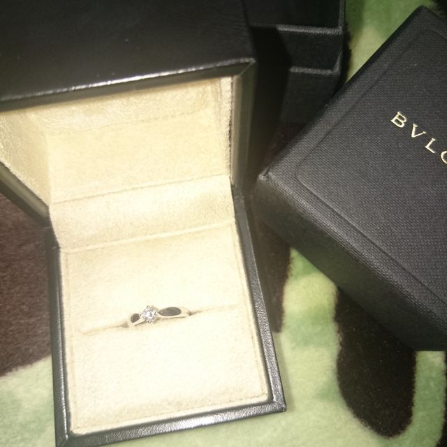 【ブルガリ(BVLGARI)の口コミ】 サプライズでプロポーズの時に頂いたので、購入店舗、価格、名前などはわ…