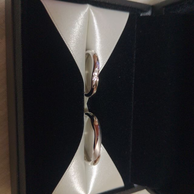 【エクセルコダイヤモンド(EXELCO DIAMOND)の口コミ】 男性用の指輪は、材質感がよく、高級感のある指輪でありました。シンプル…