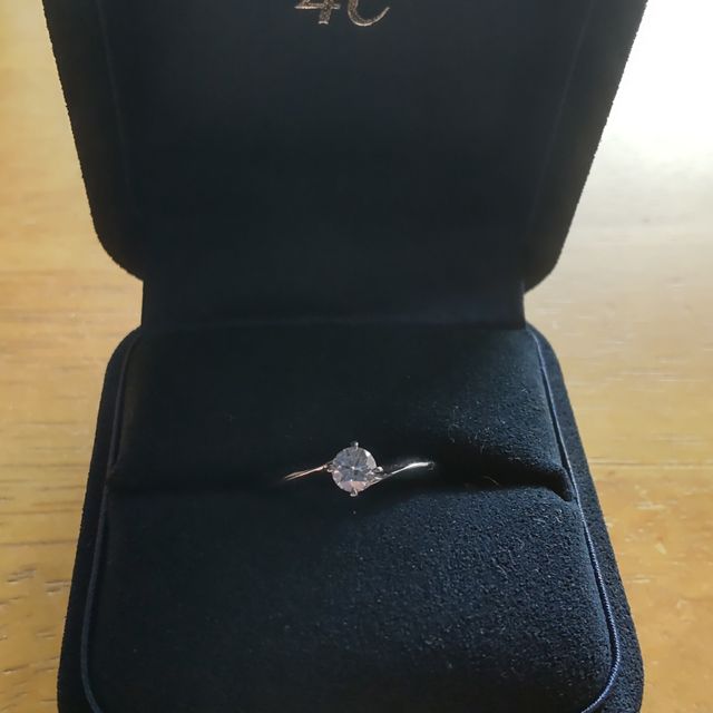 【4℃ BRIDAL(ヨンドシーブライダル)の口コミ】 色々なお店をネットで調べましたが、写真だけではよくわからなかったので…