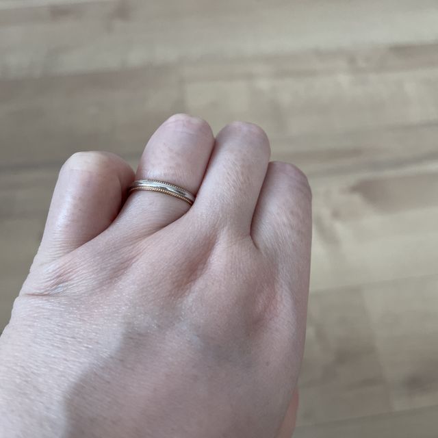 【アイプリモ(I-PRIMO)の口コミ】 沢山の指輪を見ましたが一目惚れで決めました。180度回っても同じ見た目な…