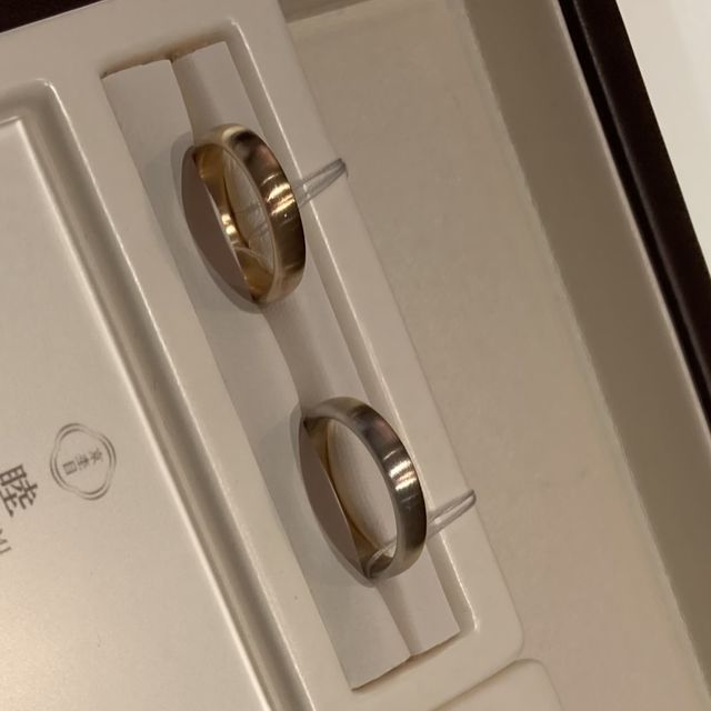 【俄(にわか)の口コミ】 写真と比較するとわかりにくいですが木目のような模様がうっすら入ってお…