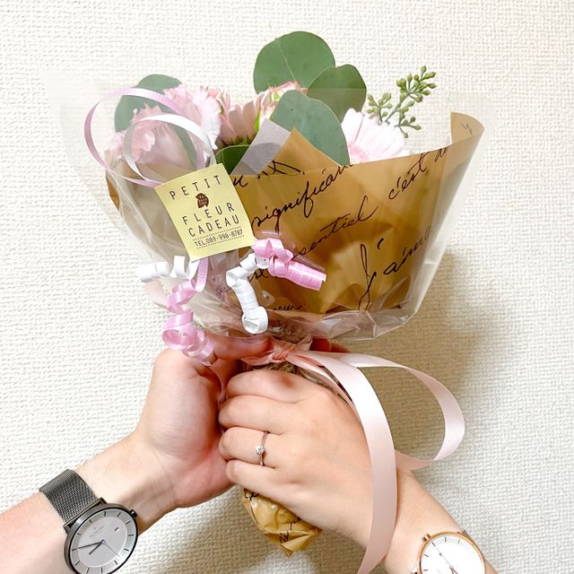 【銀座ダイヤモンドシライシの口コミ】 ダイヤモンドがきれいにキラキラと輝くよう、高さのあるデザインを選びま…