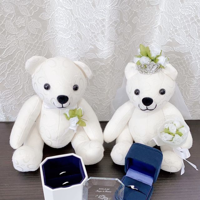 【4℃ BRIDAL(ヨンドシーブライダル)の口コミ】 妻の指が細いので、シンプルなデザインで探していたところこのデザインを…