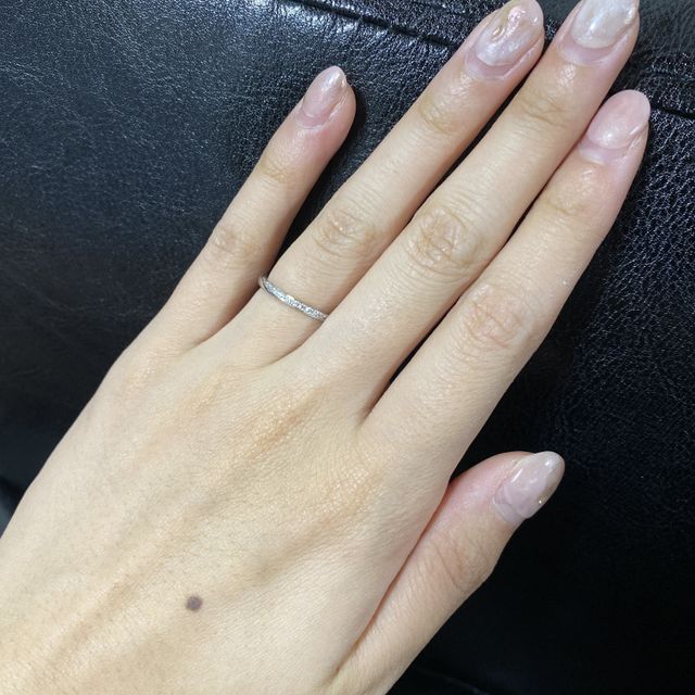 【銀座ダイヤモンドシライシの口コミ】 細いラインの指輪がよくてこちらを選びました。また、冠婚葬祭どちらも利…