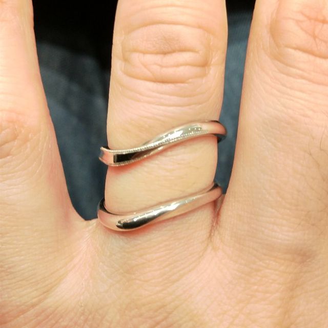 【アイプリモ(I-PRIMO)の口コミ】 一般的なデザインの指輪が多数ありました。ストレートタイプもウェーブタ…