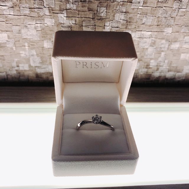 【N.Y.NIWAKA(ニューヨークニワカ)の口コミ】 外側がマット素材でシルバー。
内側がピンクゴールドでさりげない個性があ…