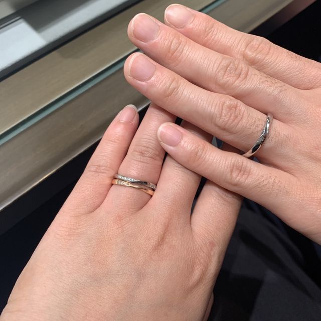 【アイプリモ(I-PRIMO)の口コミ】 真ん中にダイヤがあるものではなくサイドがダイヤになっている少し珍しい…