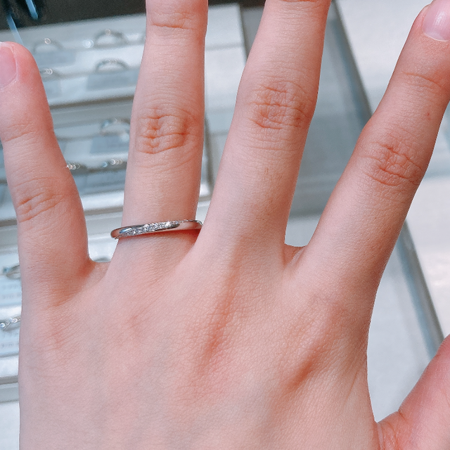 【アイプリモ(I-PRIMO)の口コミ】 少しだけねじれているタイプの指輪でした。また、しっかりとダイヤモンド…