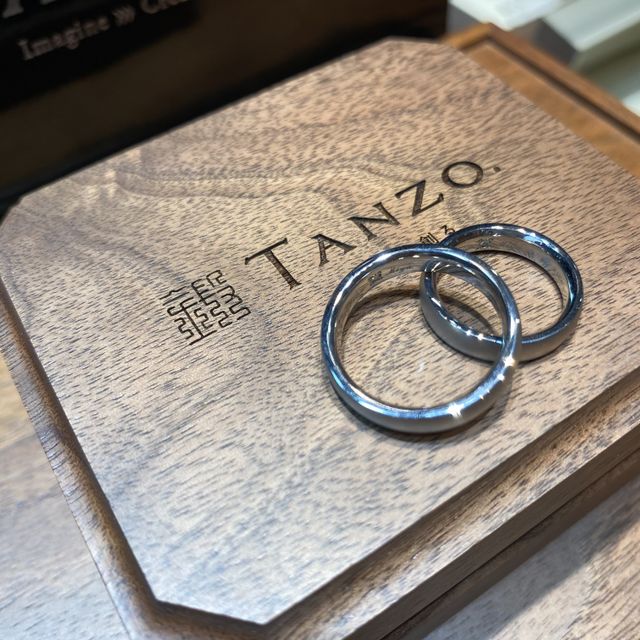 【TANZO.(鍛造指輪)の口コミ】 デザインをフルオーダーできると言う点です。既製品では夫婦で納得のいく…