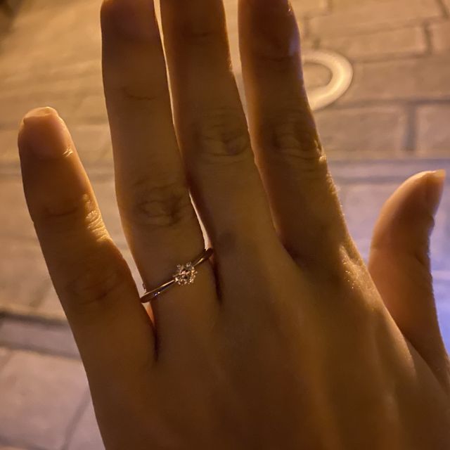 【銀座ダイヤモンドシライシの口コミ】 担当者の方がすごく丁寧に教えてくださり、大満足でした。
ブランド力で指…