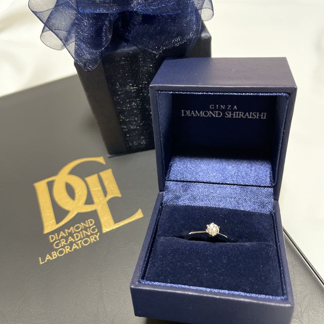 【銀座ダイヤモンドシライシの口コミ】 担当者の方がすごく丁寧に教えてくださり、大満足でした。
ブランド力で指…