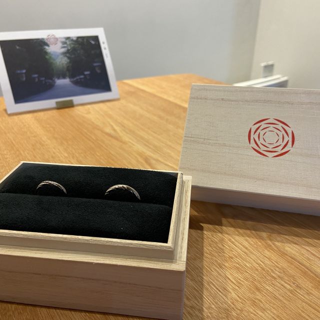 【出雲結(いずもゆい)の口コミ】 和テイストなデザインに加え、商品の名前やデザインの由来などを聞いて2人…