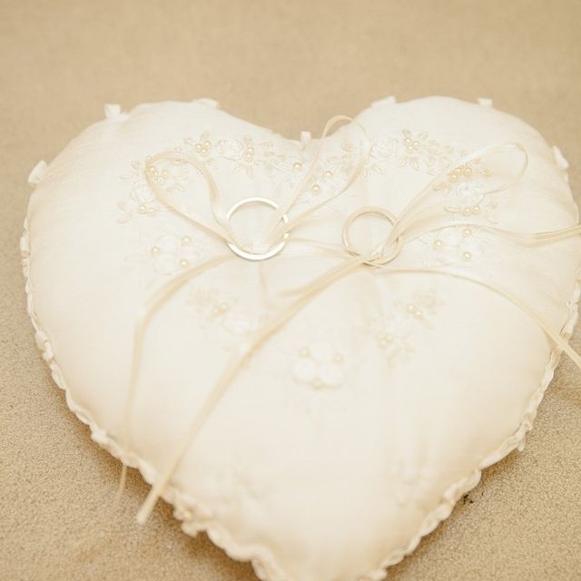 【カルティエ(Cartier)の口コミ】 シンプルなデザインで完全にお揃いのものを探していました。夫が人生初め…