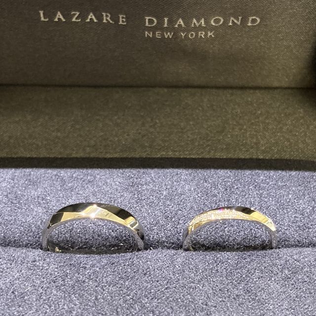 【ラザール ダイヤモンド(LAZARE DIAMOND)の口コミ】 デザインがとても素敵でしたので、こちらの指輪に決めました。ストレート…