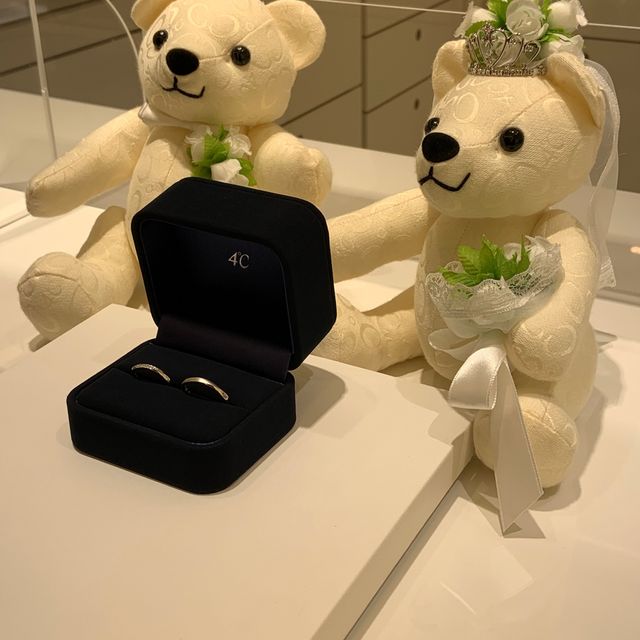 【4℃ BRIDAL(ヨンドシーブライダル)の口コミ】 旦那さんがなるべく丈夫なものがいいということや、私がウェーブデザイン…