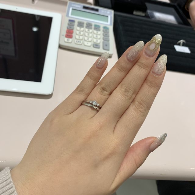 【TRECENTI(トレセンテ)の口コミ】 【指輪のデザイン】
王道でシンプルなデザインの指輪がいい方におすすめで…