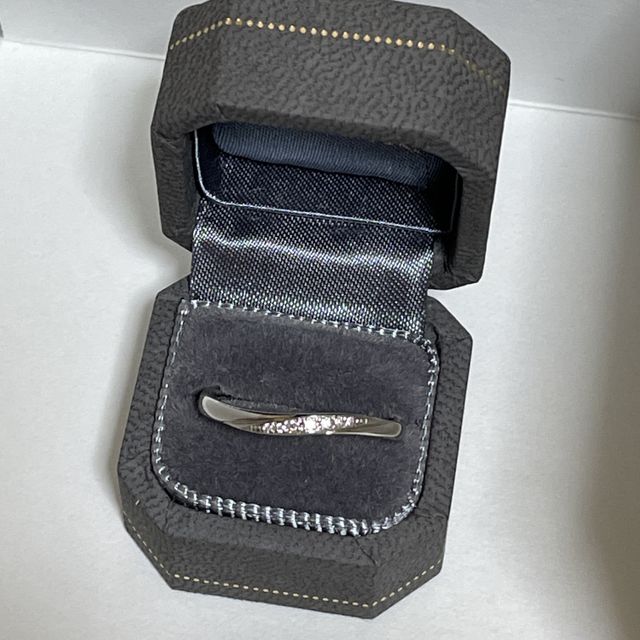 【VIVAGE(ヴィヴァージュ)の口コミ】 パートナーの一目惚れでもありますが、まずはウェーブのデザインに惹かれ…