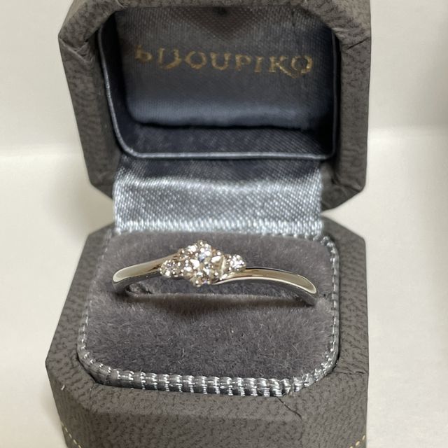 【VIVAGE(ヴィヴァージュ)の口コミ】 パートナーの一目惚れでもありますが、まずはウェーブのデザインに惹かれ…