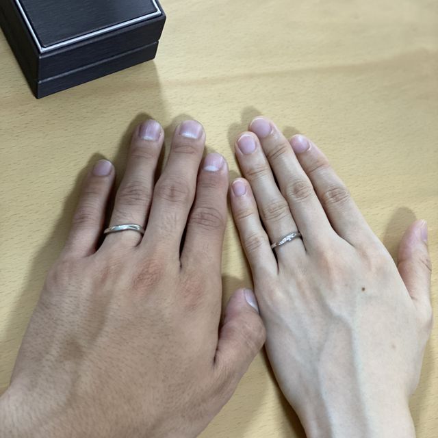 【アイプリモ(I-PRIMO)の口コミ】 デザインとストーリーが気に入りました。
最初はストレートの指輪にしよう…