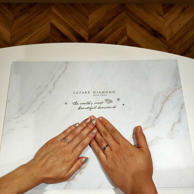 【ラザール ダイヤモンド(LAZARE DIAMOND)の口コミ】 【デザイン&bull;価格】
自分の指の形に合う選び方を知らなかったので、ま…