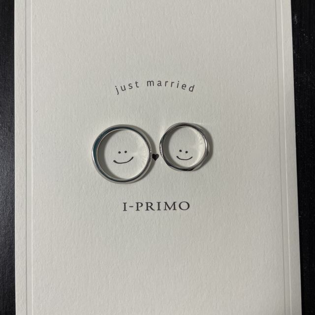 【アイプリモ(I-PRIMO)の口コミ】 形が可愛くシンプルで選びました。
ダイヤも程よく付いているので光でキラ…