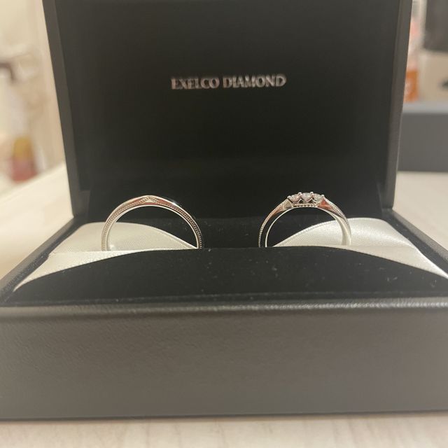【エクセルコダイヤモンド(EXELCO DIAMOND)の口コミ】 他の人から見た時に目立つのは横の部分だと店員さんから聞いて、上からだ…