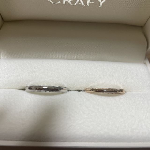 【CRAFY(クラフィ)の口コミ】 普段使いしやすいシンプルなデザインにしたかったので、お互いの名前等は…
