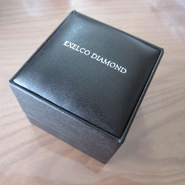 【エクセルコダイヤモンド(EXELCO DIAMOND)の口コミ】 つけた感じが指輪を普段つけていない私でも違和感なくつけれたことと、最…