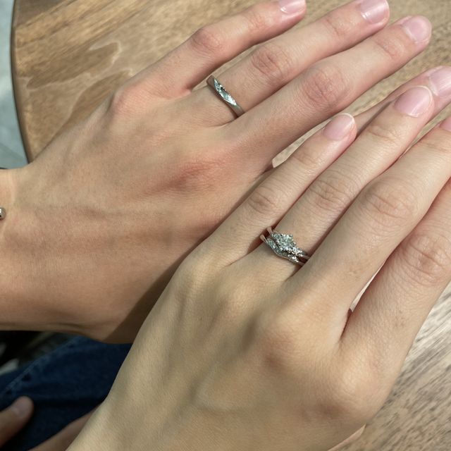 【COLANY(コラニー)の口コミ】 『メレダイヤの付いた婚約指輪が良いな』と思いながら婚約指輪を探しに来…