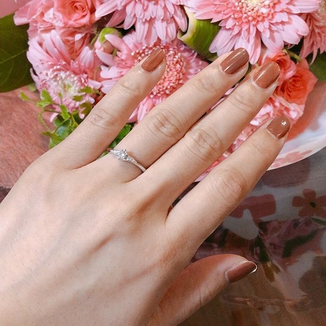 【銀座ダイヤモンドシライシの口コミ】 指輪の質と、デザインが決め手です。一生ものの指輪なので、こだわりまし…