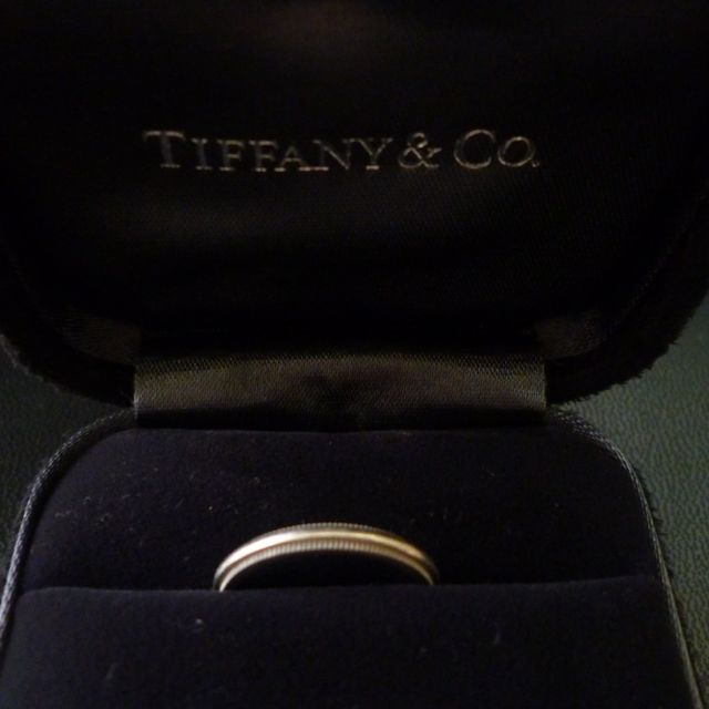 【ティファニー(Tiffany & Co.)の口コミ】 シンプルなリングではなく、少しデザイン性があるものを探していました。
…