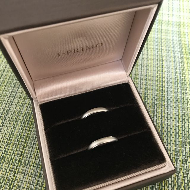 【アイプリモ(I-PRIMO)の口コミ】 つや消しの指輪で控えめだけど存在感があり、丸みがあって可愛いデザイン…