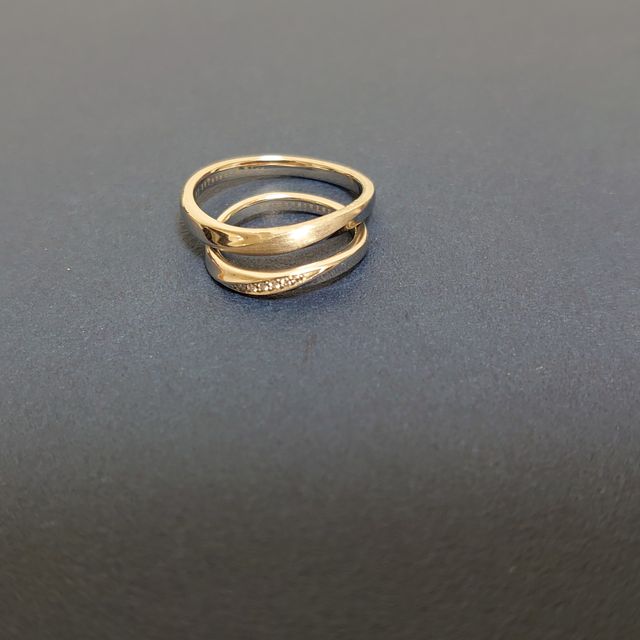 【4℃ BRIDAL(ヨンドシーブライダル)の口コミ】 指に吸い付くようなフィット感が素晴らしい。知名度を考えて他のブランド…