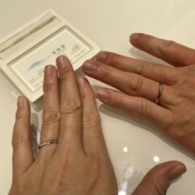 【俄(にわか)の口コミ】 デザインも良くて、値段も予算内だったので決定しました。自分の好みに合…