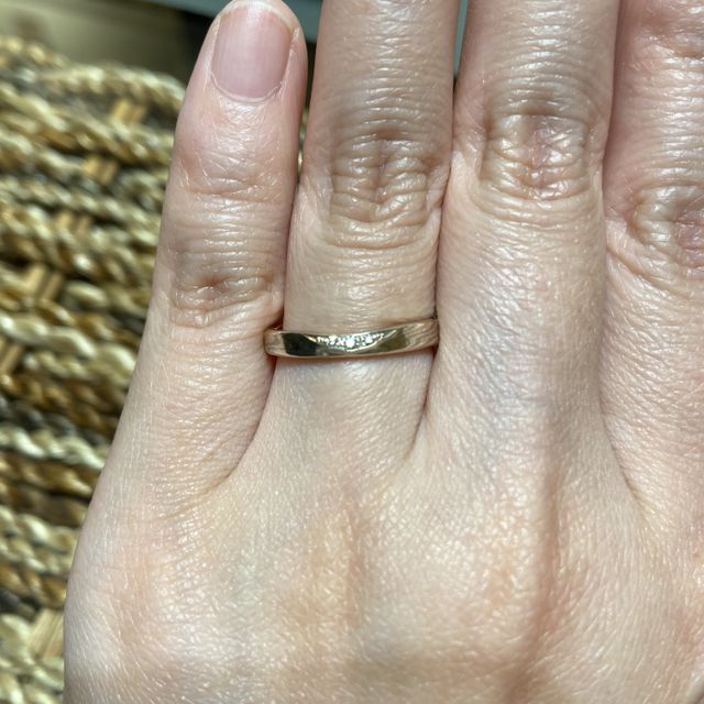 【杢目金屋(もくめがねや)の口コミ】 木目調のデザインが素敵で、つけ心地も良かったです。
マット仕上げのデザ…