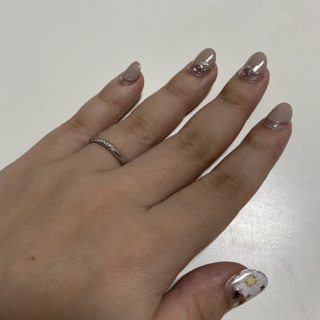 【4℃ BRIDAL(ヨンドシーブライダル)の口コミ】 店員の方が親身になって相談に乗ってくださり、自分が気に入った指輪に出…